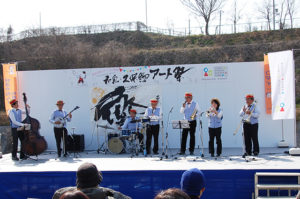 RAMBLING FELLOWSによるジャズ。1