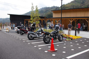 バイク置き場は少なめです。。。